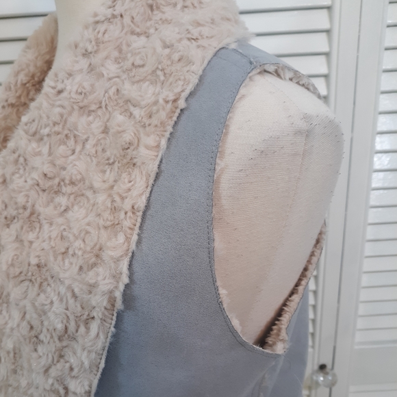 Favlux faux sherpa vest small *C - Picture 2 of 6